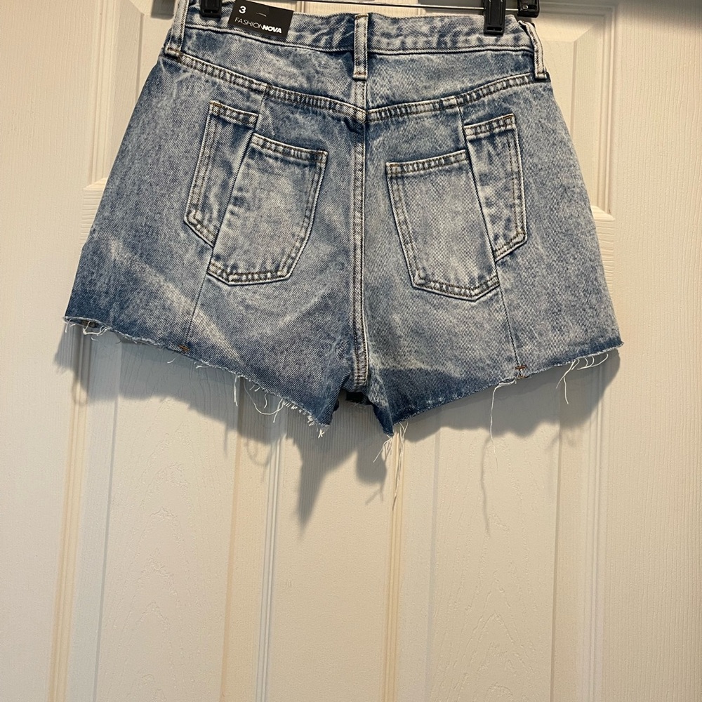 Shorts - Picture 2 of 2